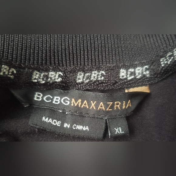 BCBG women's  black,white and blue color sport Jacket  size XL but run small - Picture 4 of 7